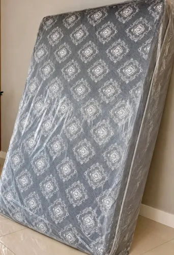 Cama casal nova