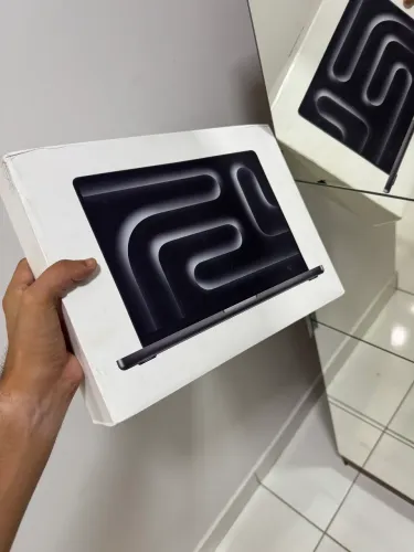 MacBook Pro M4 Chip Pro | 24GB RAM | 512GB SSD | Lacrado