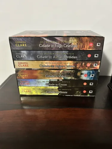 Livros Instrumentos Mortais, dois Boxs, de Cassandra Clare