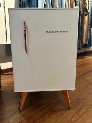 Frigobar Brastemp retrô 