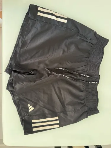 Short preto