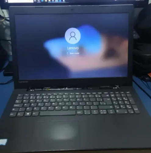 Vende-se Notebook Lenovo B330 (Core i3 7th, SSD 120gb, 8GB DDR4)