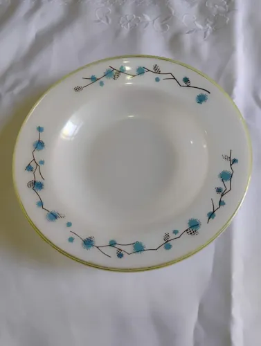 Prato vintage Termo Rey branco opalino - Linha Pinhas Azuis uma relíquia dos anos 80