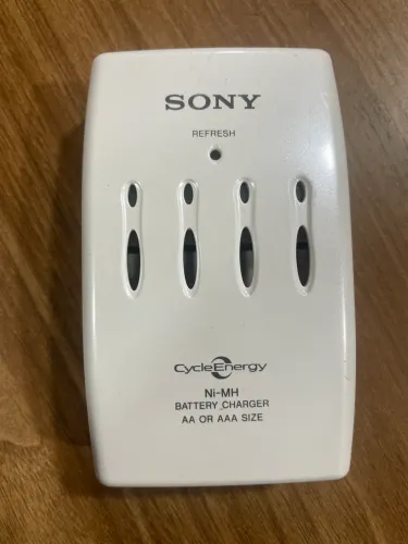 Carregador de Pilhas Sony
