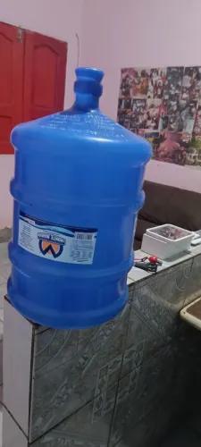 Galão de água vazio 