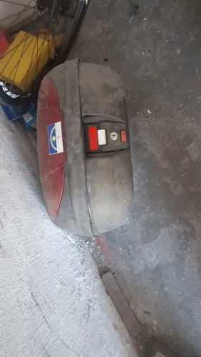 Bau de moto bem grande
