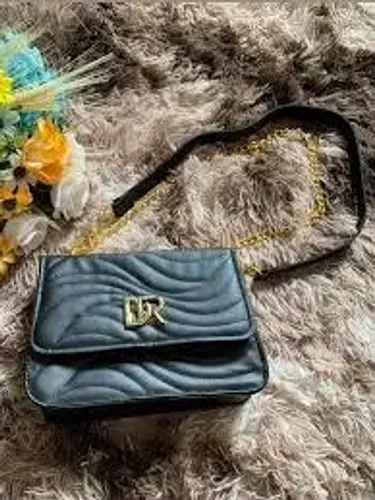 BOLSA FEMININA PEQUENA  - NOVA - PAGUE SOMENTE APÓS O PRODUTO SER ENTREGE