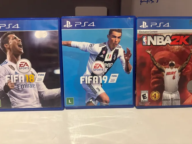 Os três jogos juntos em mídia física originais