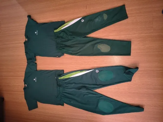 Lote de uniforme colégio bom Jesus ( usada em bom estado ) tamanho 16