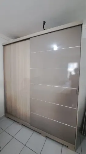 Guarda-roupa 2x2,30m