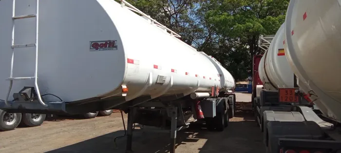 Carreta bitrem tanque 45.000L a venda
