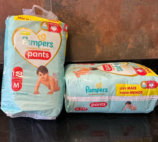 Fralda Pampers Pants M 124 unidades