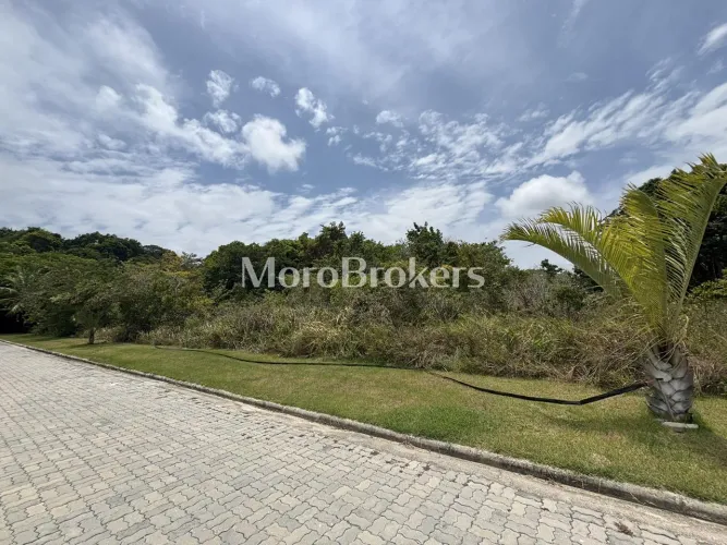 Terreno em condomínio com 1000.0 m², à venda em condomínio completo a 2 km do quadrado.