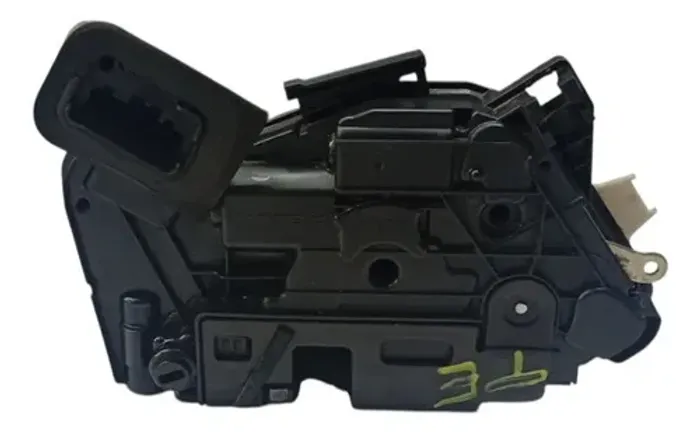 Fechadura Porta Traseira Esquerda Volkswagen Jetta Tsi 2014