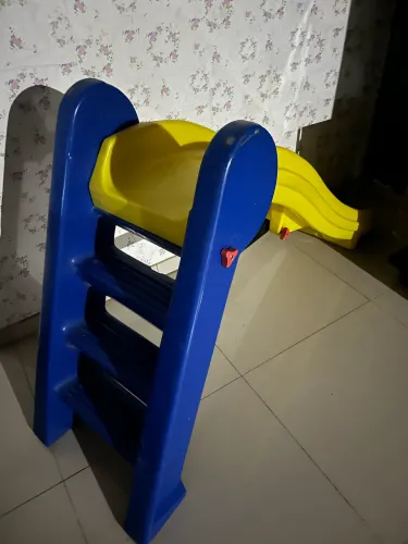 Escorregador infantil 
