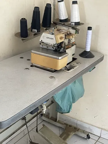 Máquina de custura industrial