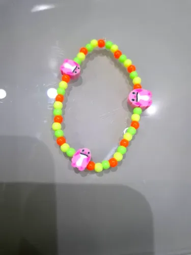 Pulseiras infantis de  personagens 