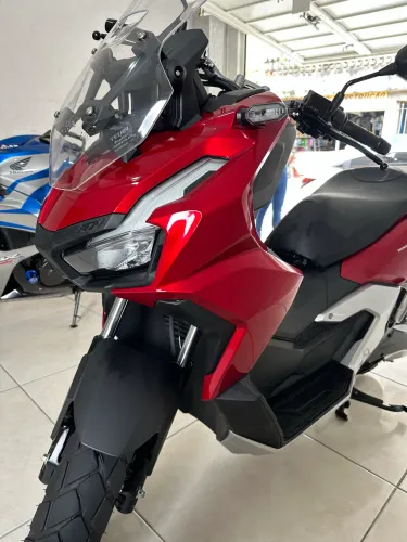 Honda adv 160 700km 