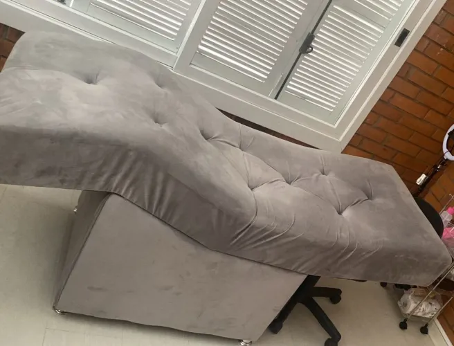 Vendo maca maca de estética e alongamento de cílios cinza em veludo