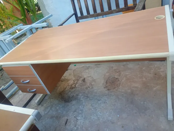 Vende se mesa de escritório