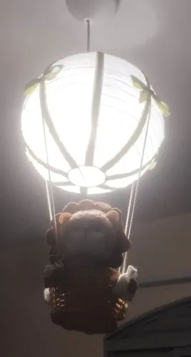 Lustre infantil balão com Leão em feltro