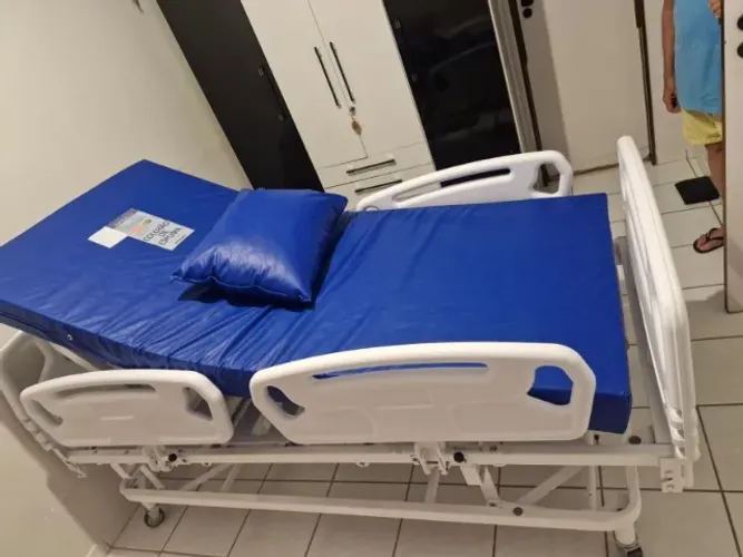 Cama Hospitalar Elétrica Pilati Evolution 3 Movs c/ Elevação + Colchão | Excelente estado.