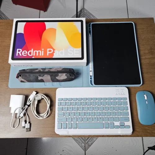 Kit Redmi Pad SE (256GB + 8GB RAM) e acessórios - Estado de Novo!