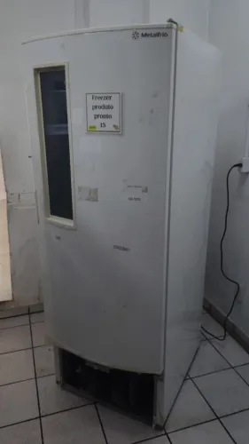 FREEZER VERTICAL BRANCO METALFRIO