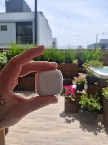 AIRPODS 4 CANCELAMENTO DE RUIDO SEMINOVO