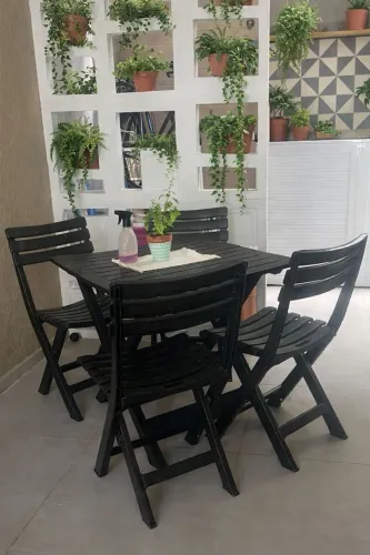 Mesa com 4 cadeiras