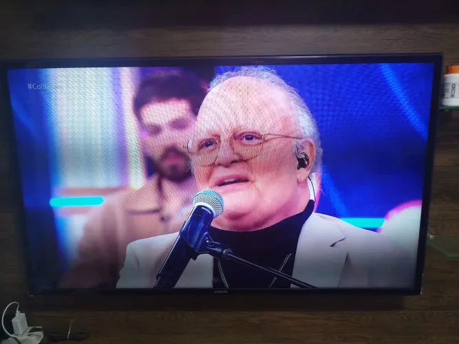 Tv Samsung 46 polegadas - Leia o anúncio
