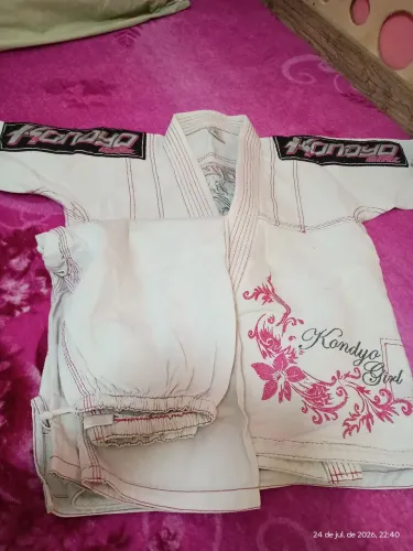 Kimono infantil