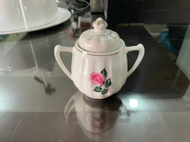Louça: Açucareiro de Porcelana 
