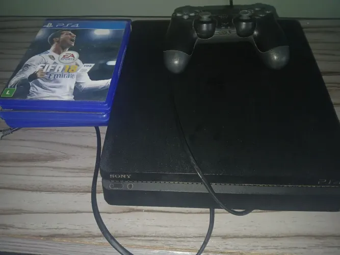Vendo Ps4 Slim , em bom estado