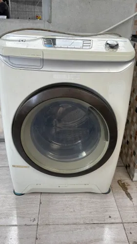 Lava e Seca Electrolux 9 kg - R$ 400