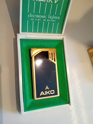 Isqueiro Antigo WIN Mark V Aiko Vintage Colecionador com Caixa