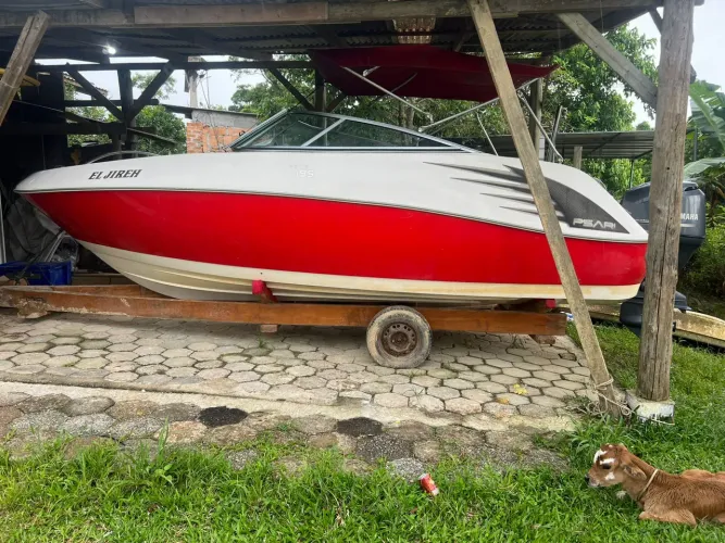 Lancha impecável 