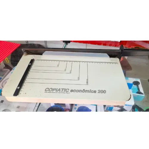 Guilhotina Copiatic Econômica 200 (Corta até 8 folhas de 75mg)