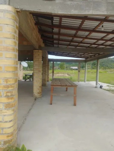 Aluga-se Barracão no Tepequém