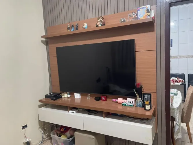 Painel e Rack suspenso para TV 