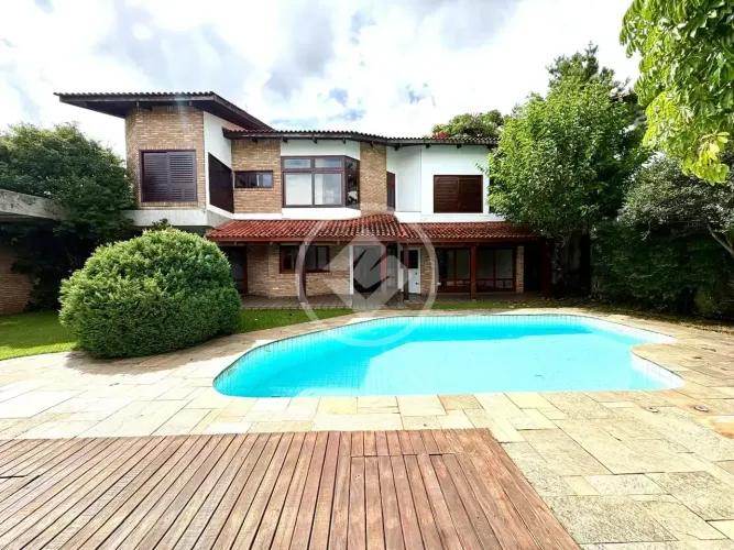 Casa com quintal para locação, 500 mts2, 3 dorms 3 suítes, 6 vagas, lazer completo, Alphav
