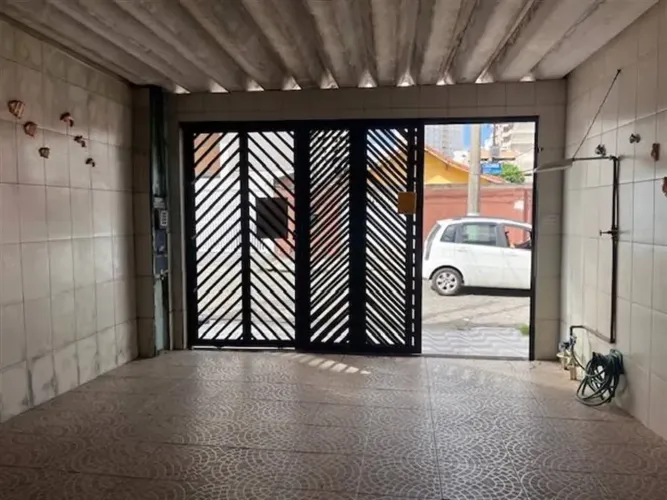 Térrea para venda possui 80 metros quadrados com 1 quarto em Guilhermina - Praia Grande -