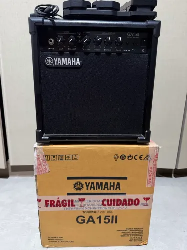 KIT Amplificador Yamaha + Pedal Zoom G1X Four