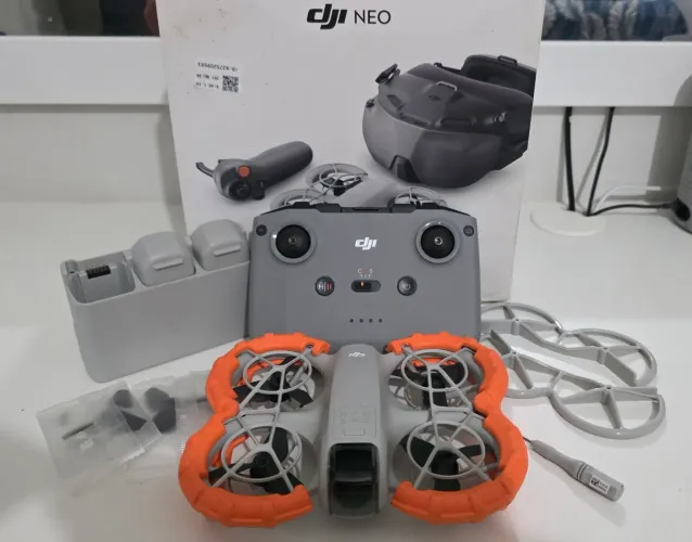 Drone DJI NEO Kit Fly More + Controle