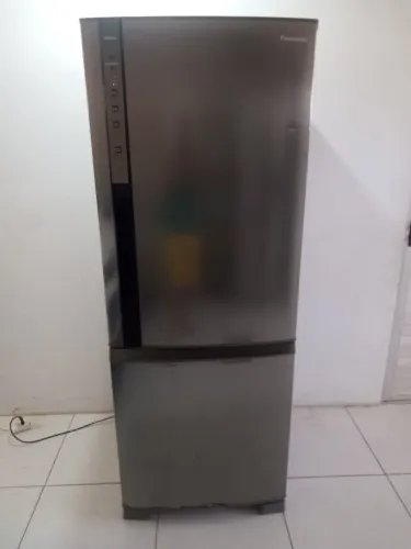 Geladeira Panasonic investe 460L bem conservada funcionando perfeitamente