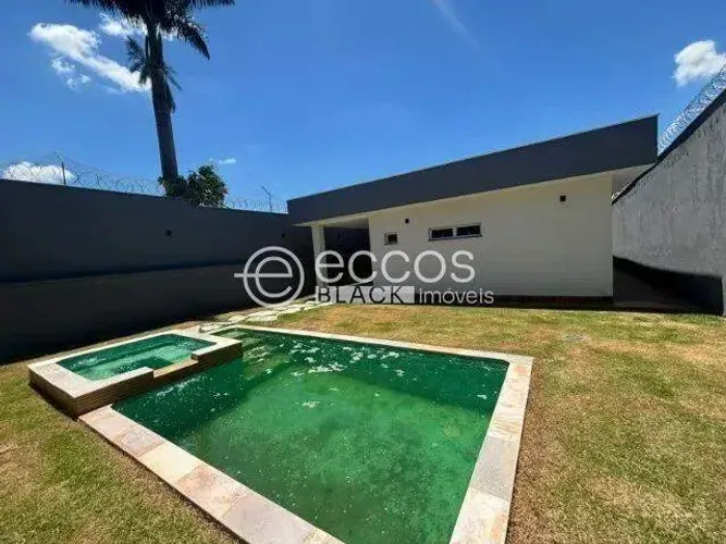 Casa à venda, 3 quartos, 3 suítes, 1 vaga, Cidade Jardim - Uberlândia/MG