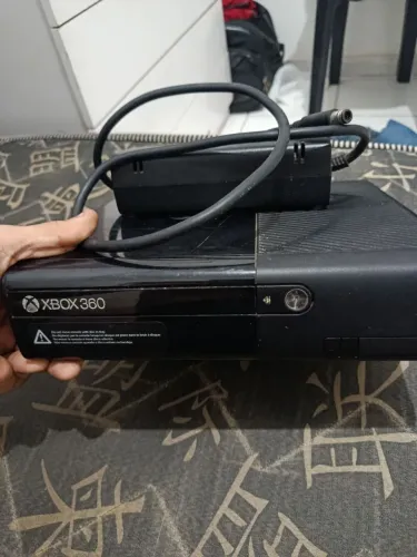 Xbox 360 + Fonte // Luz vermelha