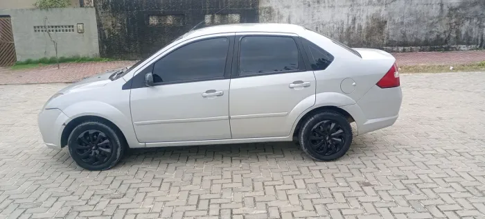Ford Fiesta Sedan 1.0 8V Flex 4P 2008