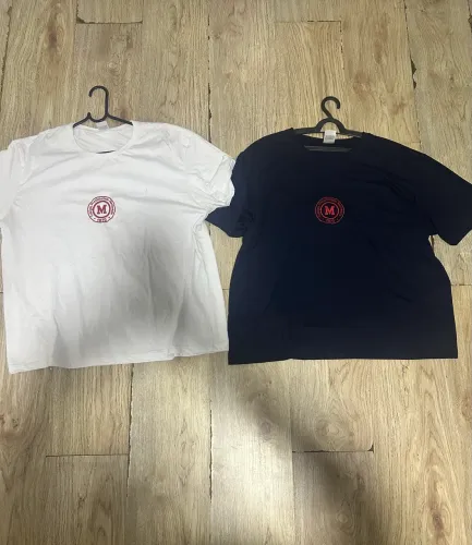 2 camisas do colégio Mackenzie G