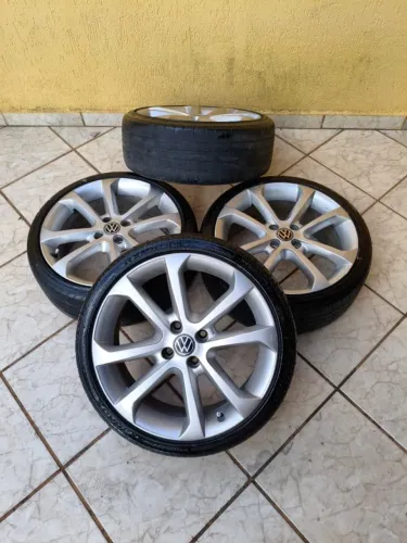 Rodas Gol Power aro 17 4x100 com pneus 195/40/17(Brindes), Aceito Trocas, leia o anúncio 